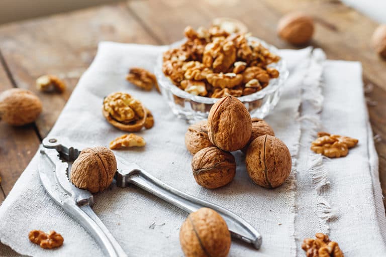 Орехи помагат в борбата с високите нива на холестерол
